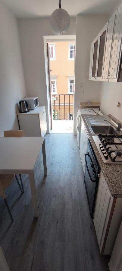 Slataper 22 - Sunny, Central And Confortable Triest Exterior foto